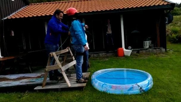 Video: Superb stag party prank fools groom-to-be into thinking he’s bungee jumping Video: Superb stag party prank fools groom-to-be into thinking he’s bungee jumping