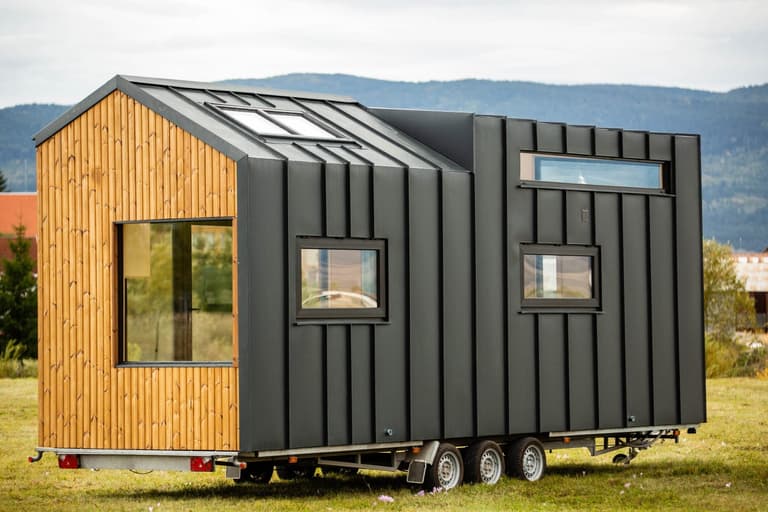 Meet the Irish man who’s selling all of his stuff and going to live in a tiny house on wheels Meet the Irish man who’s selling all of his stuff and going to live in a tiny house on wheels