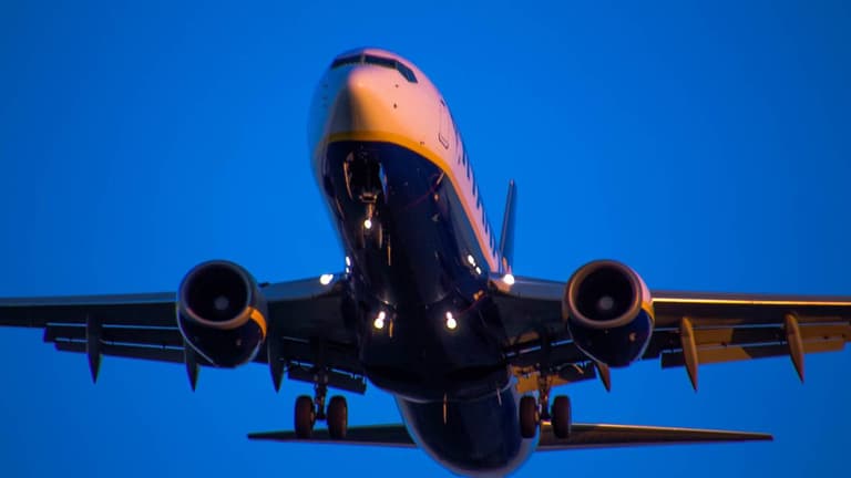 Ryanair pilot reports UFO sighting “within 20 metres” of plane Ryanair pilot reports UFO sighting “within 20 metres” of plane