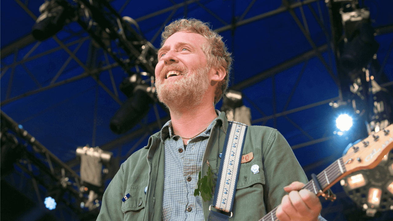 Oscar-winning Irish musician Glen Hansard dies aged 56 Oscar-winning Irish musician Glen Hansard dies aged 56