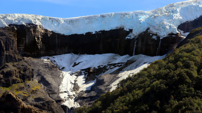 Irish woman dies following avalanche at mountain range