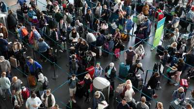 Power outage plunges Dublin Airport into ‘chaos’ with large queues outside terminal